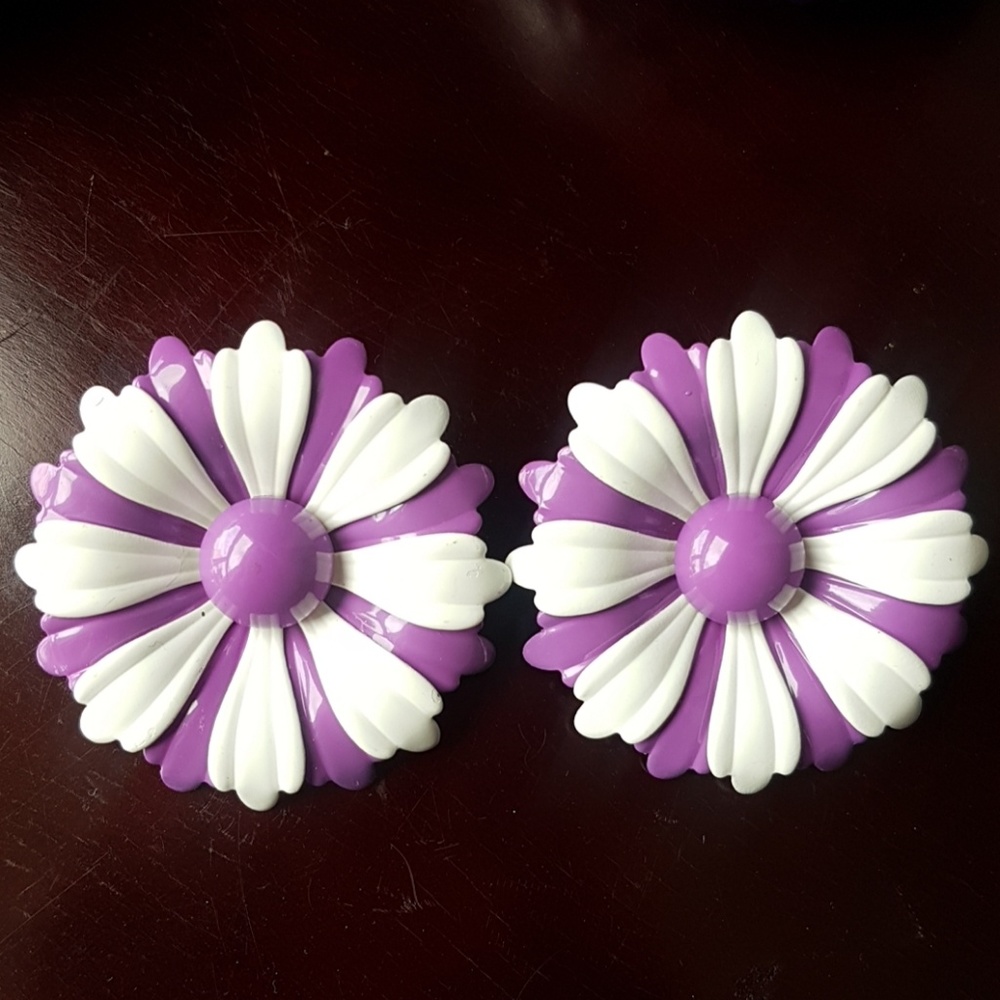 Vintage clip on earrings